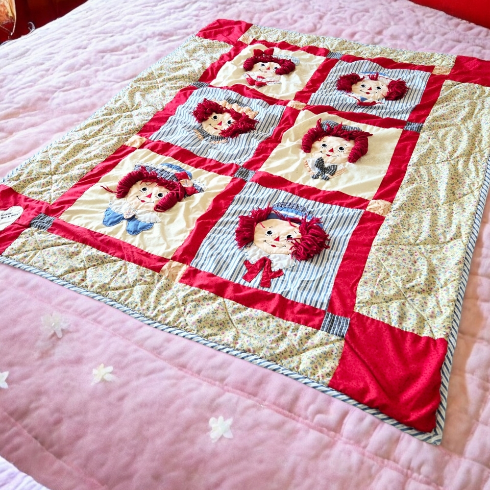 "The Original Raggedy Ann & Andy" Lap Quilt Kid's Room Bedding or Wall Decor